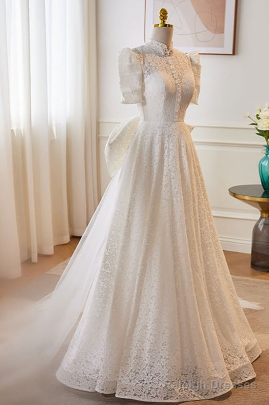 Vintage High Collar White Lace Wedding Dress With Keyhole Back