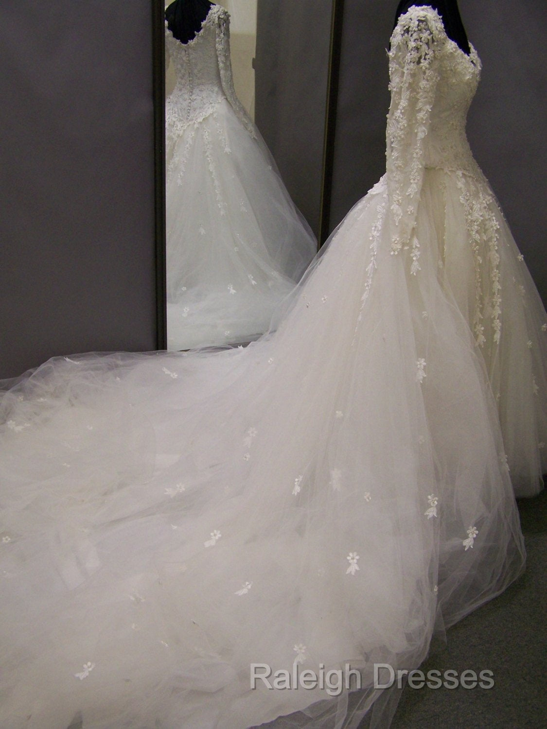 Vintage Long Sleeves Wedding Dresses Princess