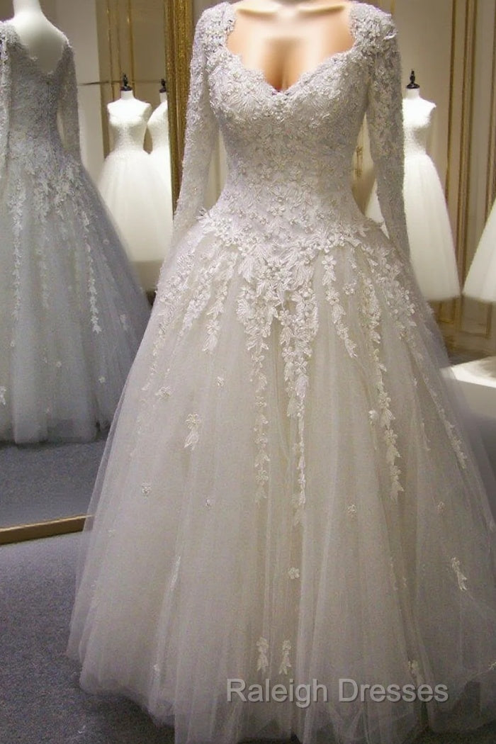 Vintage Long Sleeves Wedding Dress Princess Main image