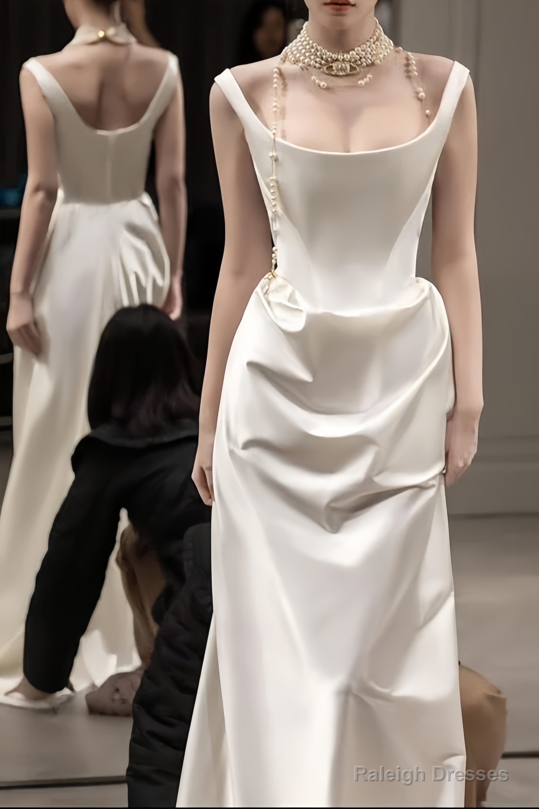 Vintage Mermaid Straps Sleeveless Satin Ivory Wedding Dress Secondary image