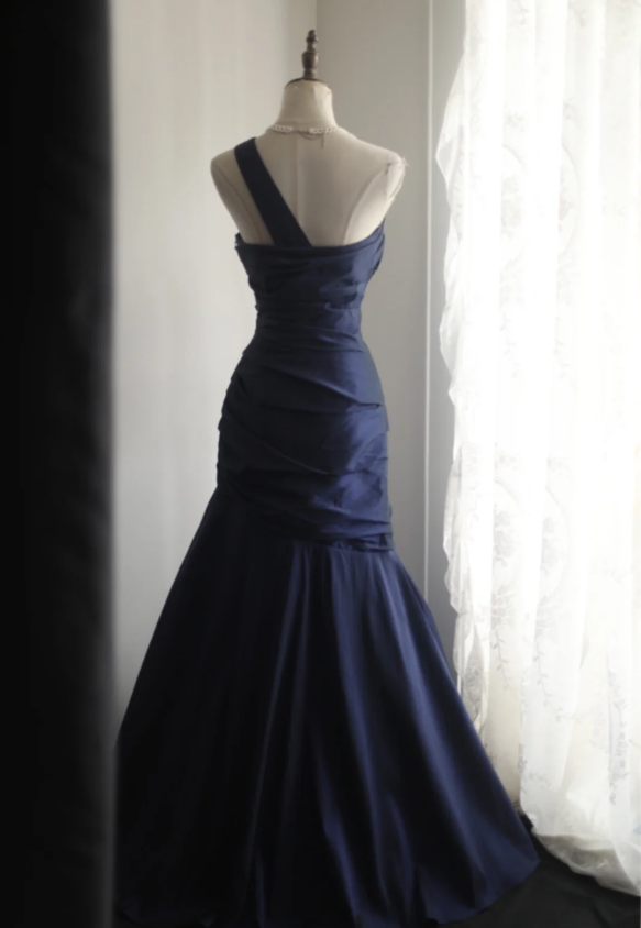Vintage Navy Blue Mermaid One-Shoulder Satin Long Formal Prom Dress