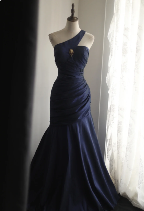 Vintage Navy Blue Mermaid One-Shoulder Satin Long Formal Prom Dress Main image