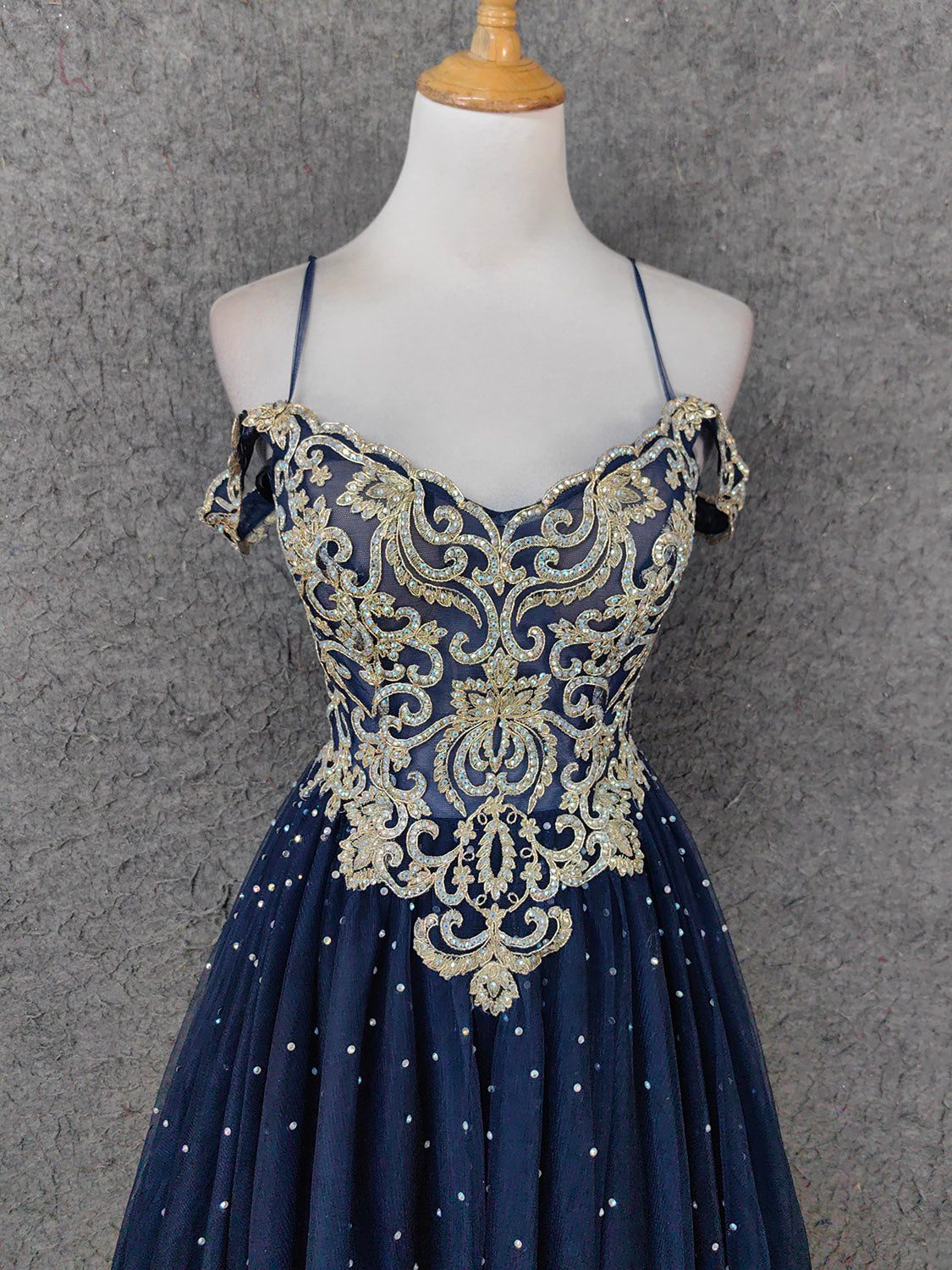 Vintage Navy Blue Off-Shoulder Gold Embroidered Rhinestone Tulle Long Formal Prom Dress Secondary image
