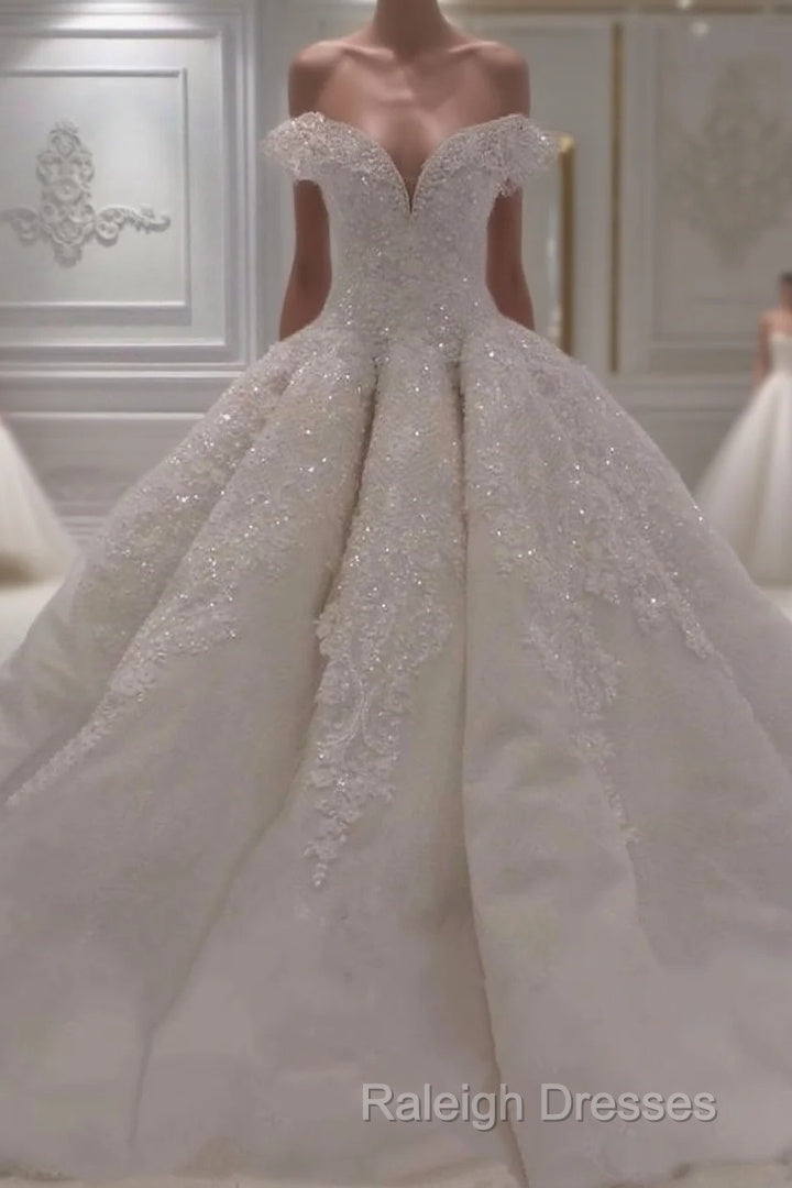 Vintage Off The Shoulder Ball Gowns Couture Wedding Dresses Lace Appliques