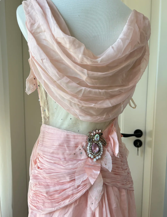 Vintage Pink A-Line Rhinestone Beaded Chiffon Long Formal Prom Dress
