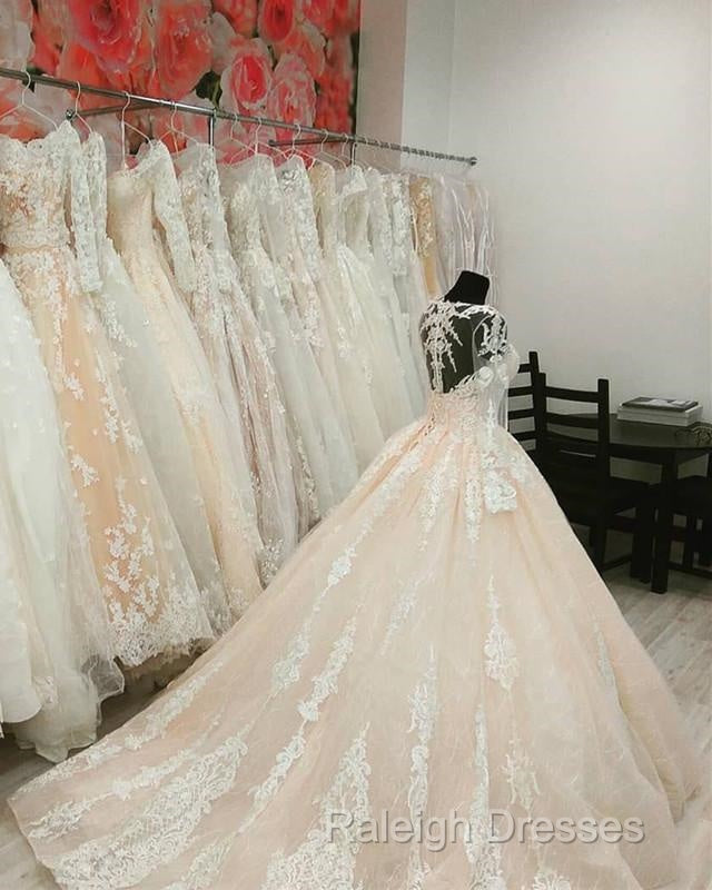 Vintage Scoop Neckline Long Sleeves Champagne Wedding Ball Gown Dresses Lace Appliques Secondary image