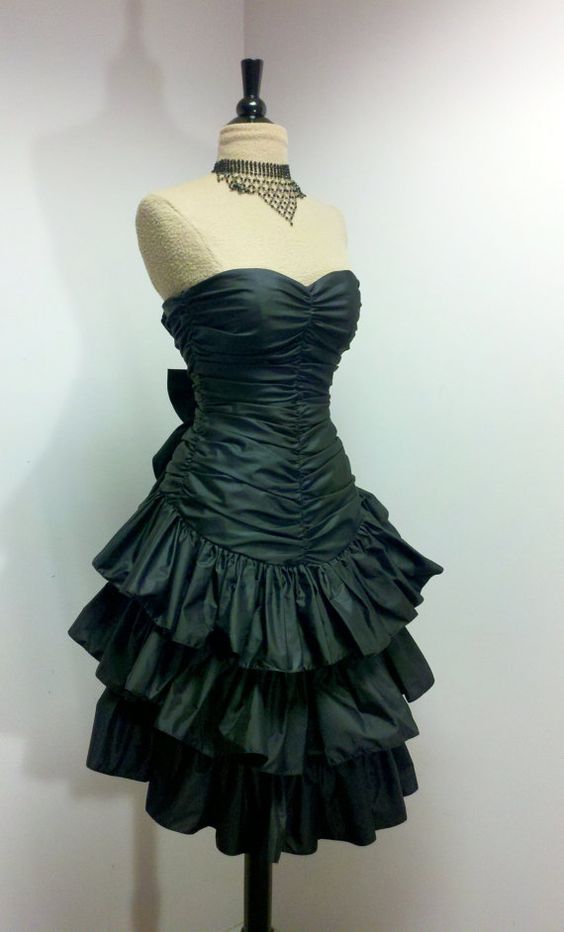 Vintage Short Prom Dresses Strapless Ruffles Homecoming Dresses Secondary image
