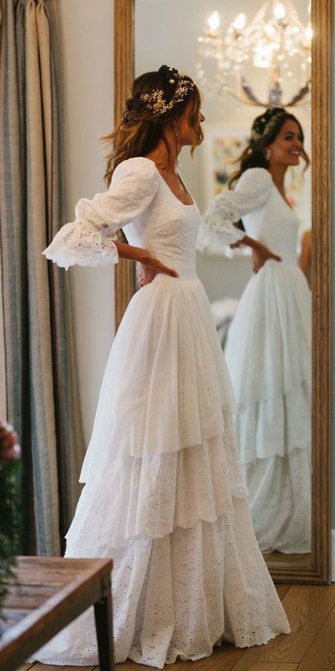 Vintage White Lace Wedding Gowns Ruffle Bridal Dress