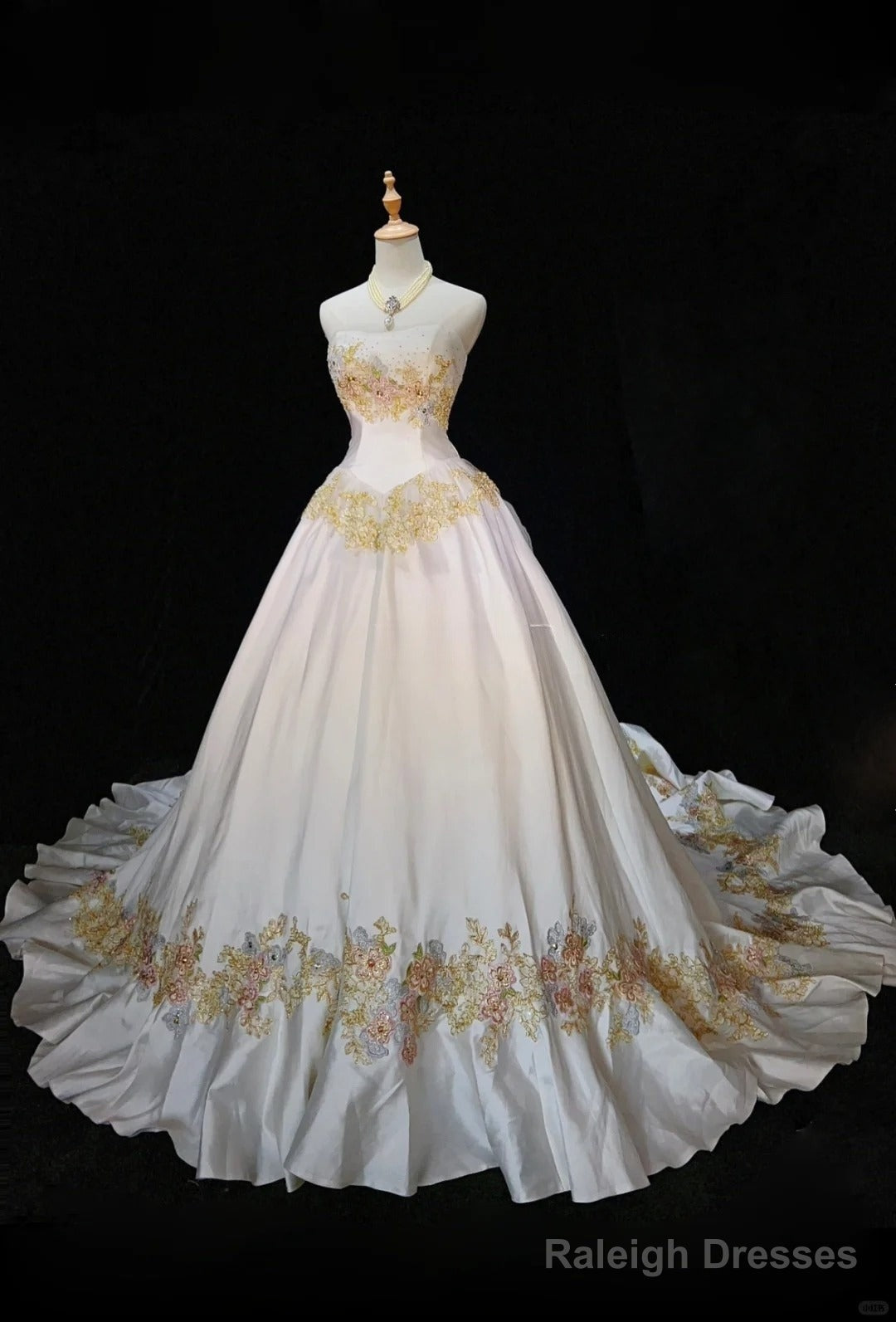 White A-Line Strapless Satin Sequins Prom Dresses Long Embroidered Applique Wedding Dresses