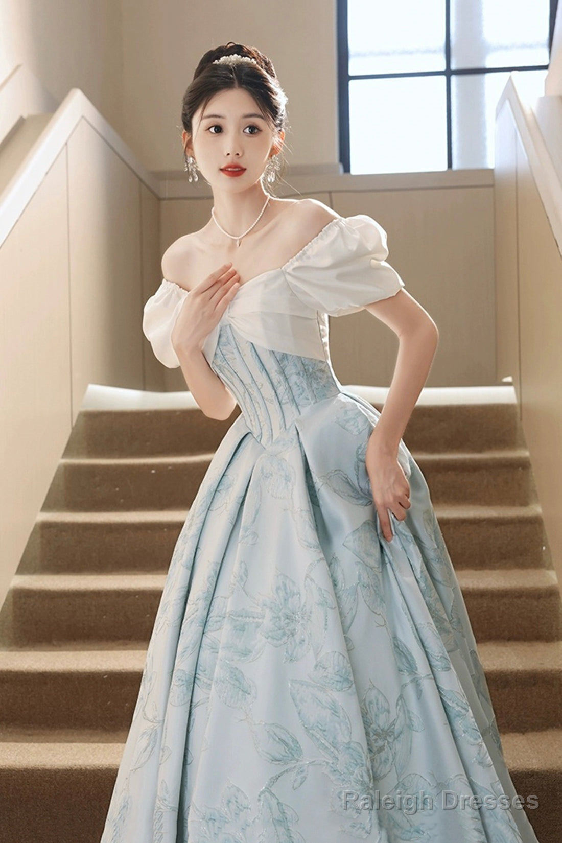 White And Blue Printed Floor Length Prom Dresses Lovely Short Sleeve Prom Dresses Secondary image