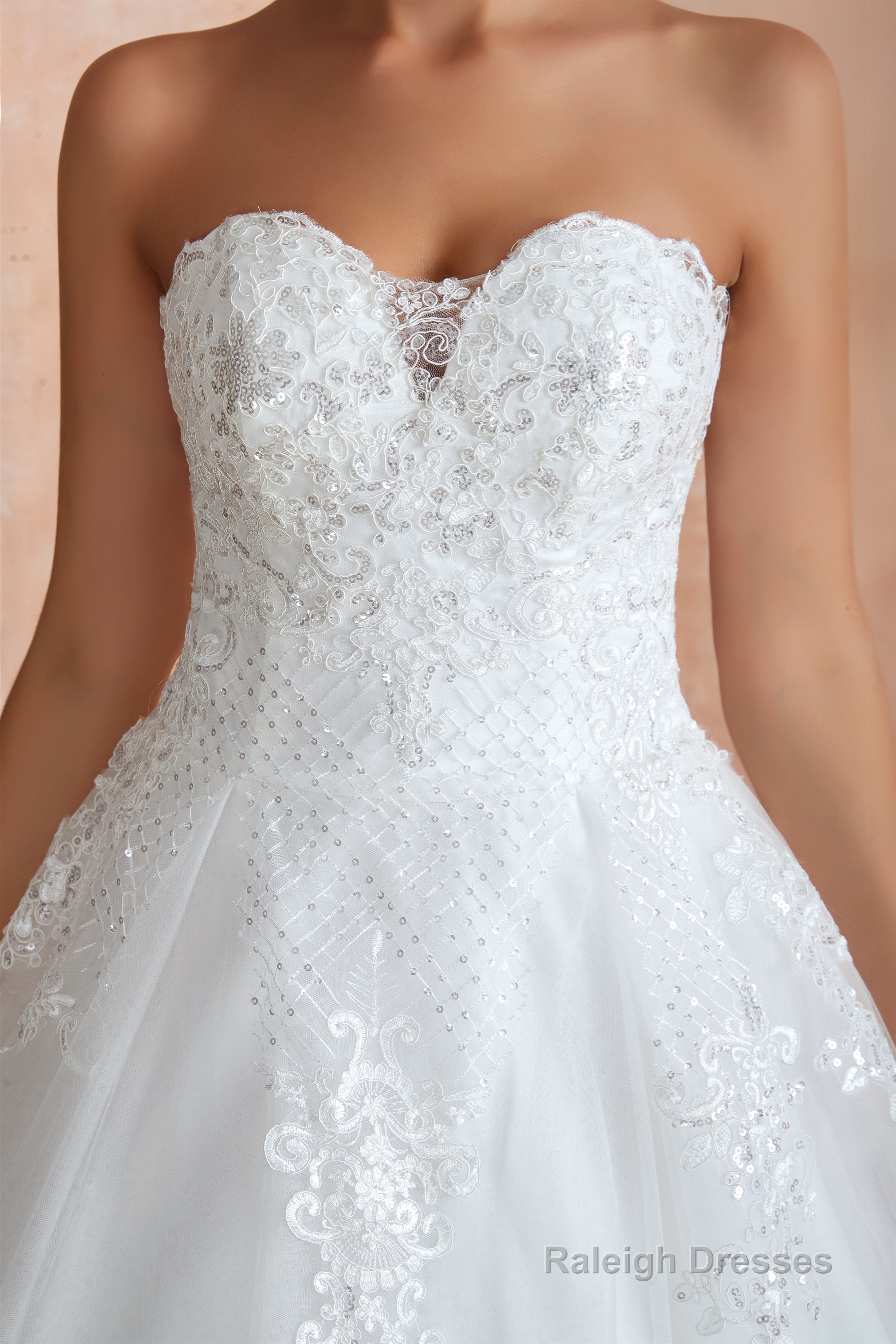 White Ball Gown Tulle Lace Appliques Sweetheart Sequins Wedding Dresses