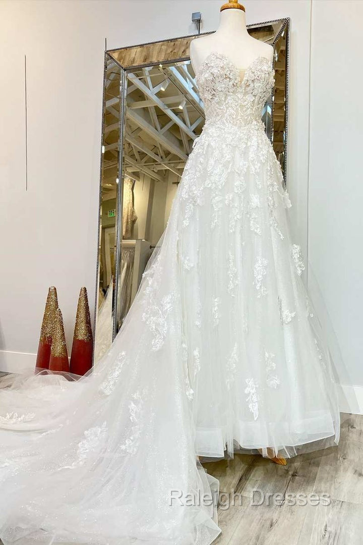 White Floral Applique Sweetheart Long Wedding Dress With Sweeping Train Beautiful