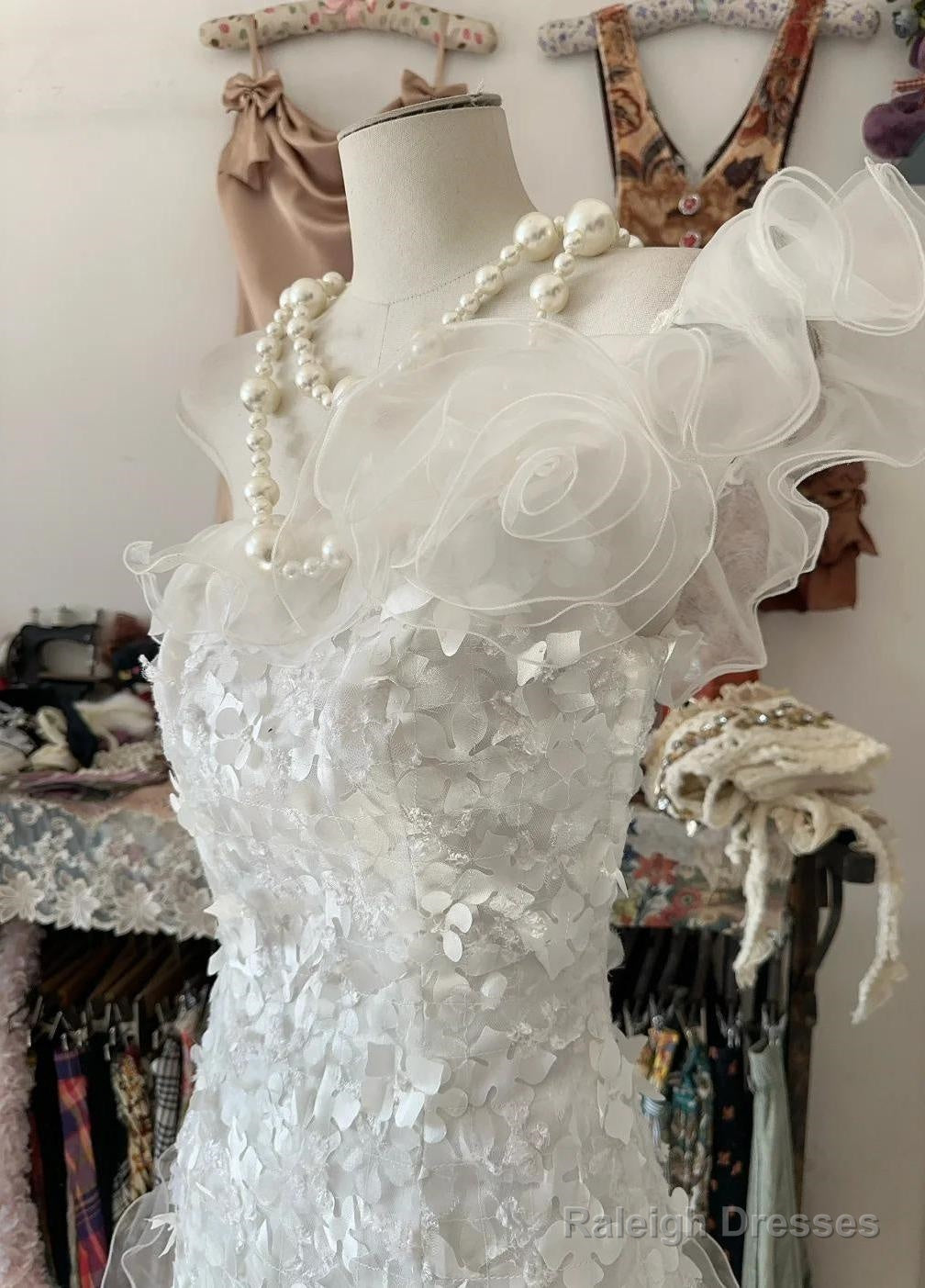 White Gentle Water Gloss Mermaid Sequin Applique Prom Dresses Long Gorgeous One Shoulder Wedding Prom Dresses Secondary image