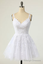 White Homecoming Dresses Spaghetti Straps Short Prom Dresses A-line V-neck Tulle Lace Backless