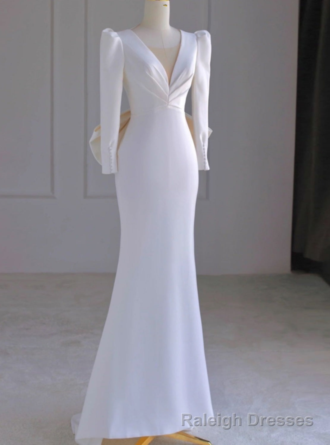 White Long Sleeve V-neck Backless Wedding Dress Main image