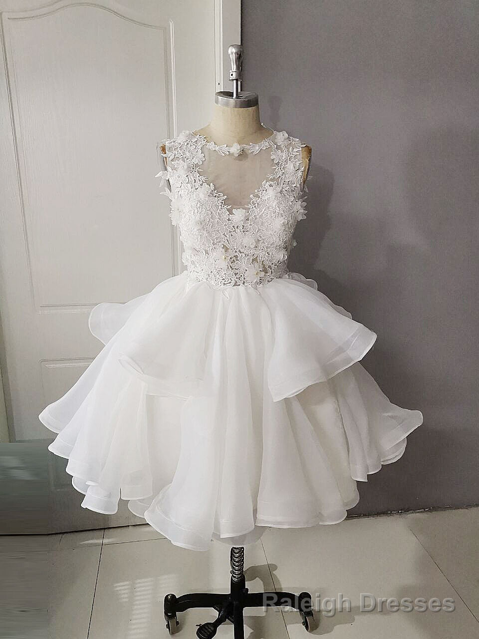 White Round Neck Tulle Lace Short Prom Dress, Puffy White Lace Homecoming Dress Main image