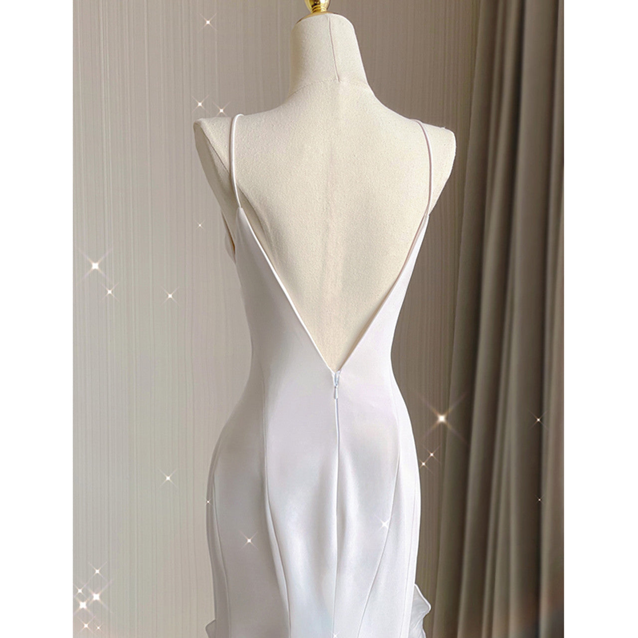 White Sheath Halter Backless Wedding Dresses
