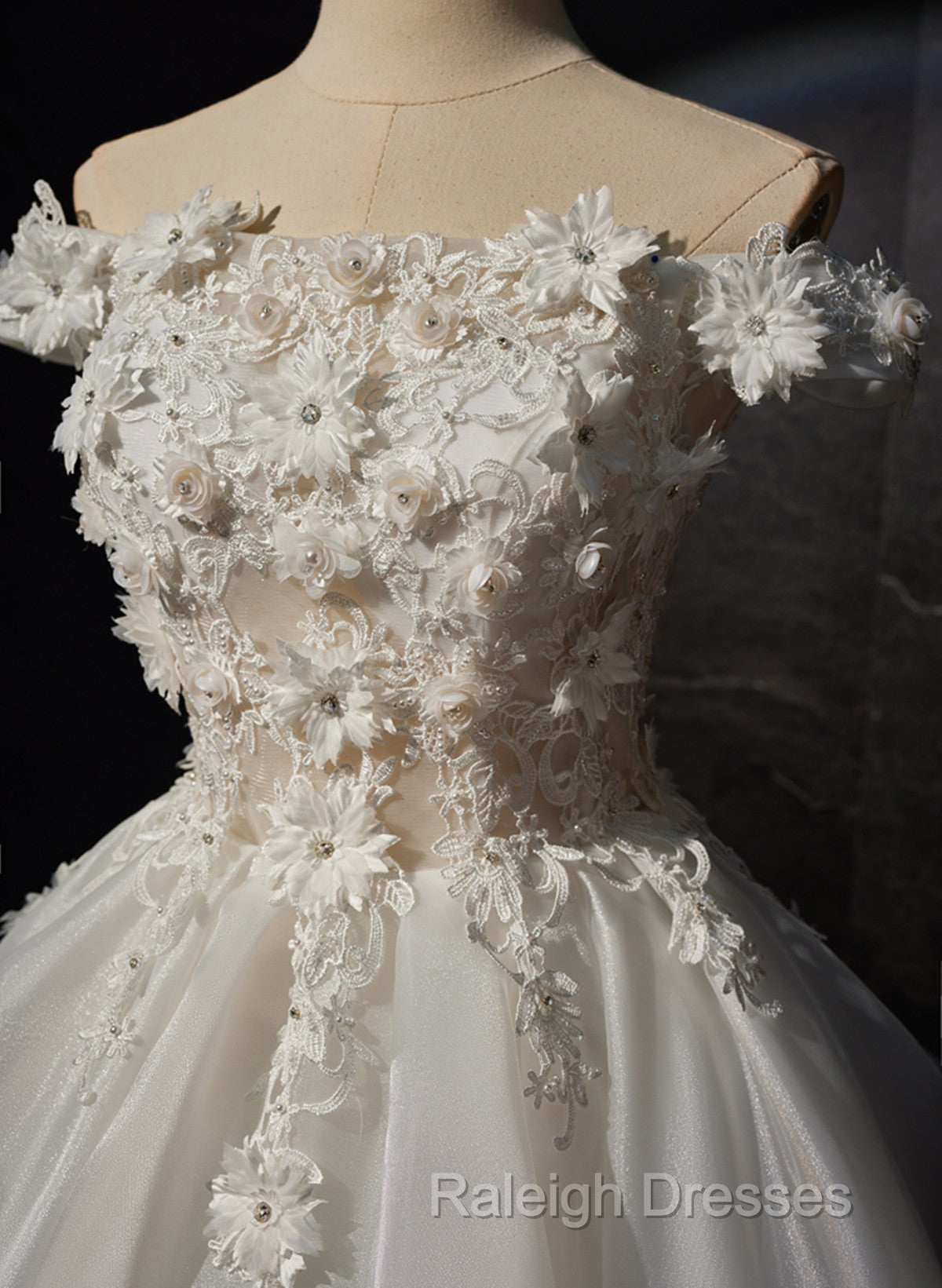 White Short Flowers Lace Short Prom Dresses White Graduation Dresses Prom Dresses Secondary image