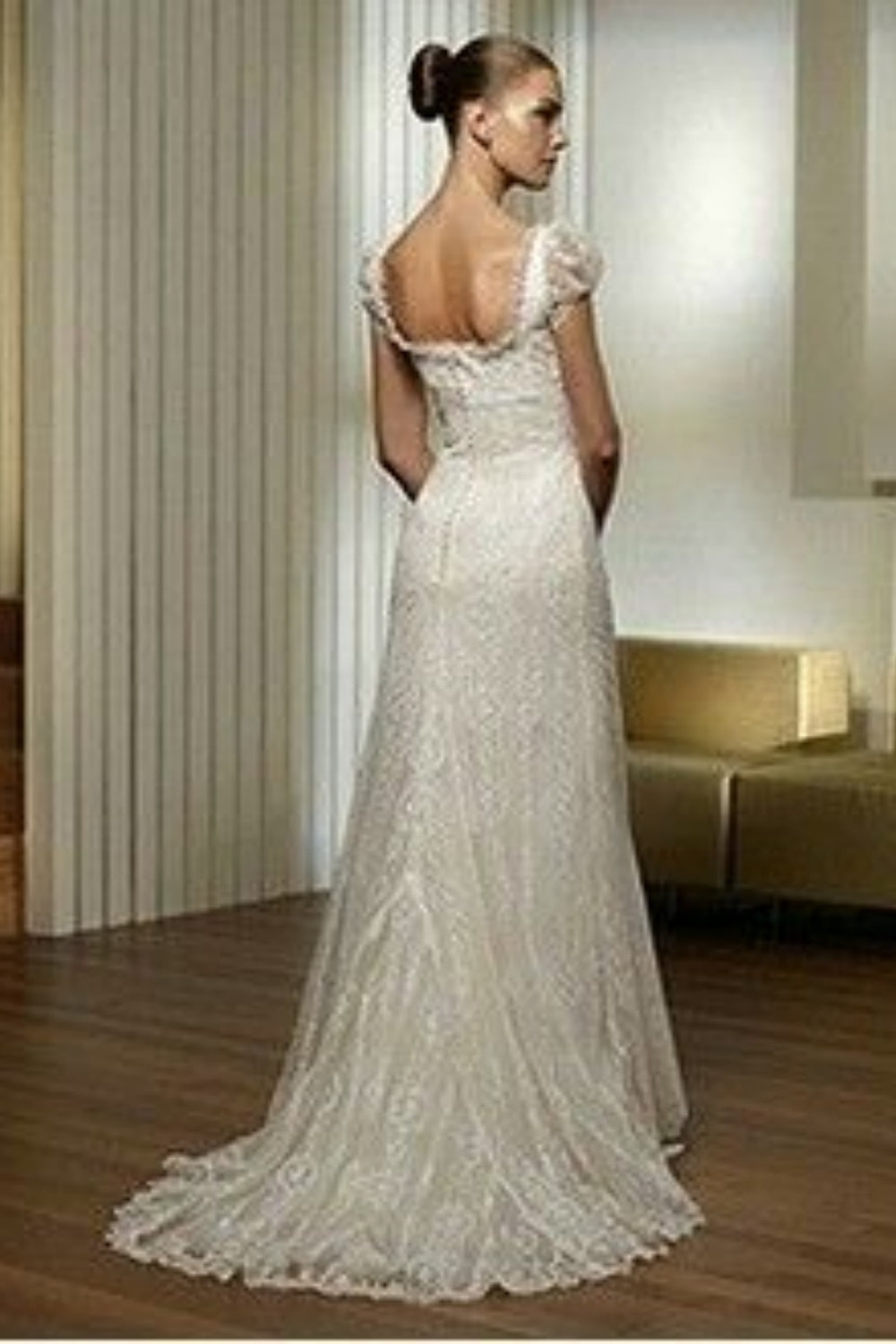 White Simple, Fashionable And Elegant Bow Decoration, Long Exquisite Lace Floor-Length Tail Ball Gown, Evening Gown, Ball Gown, Imperial Gown, Wedding Dress