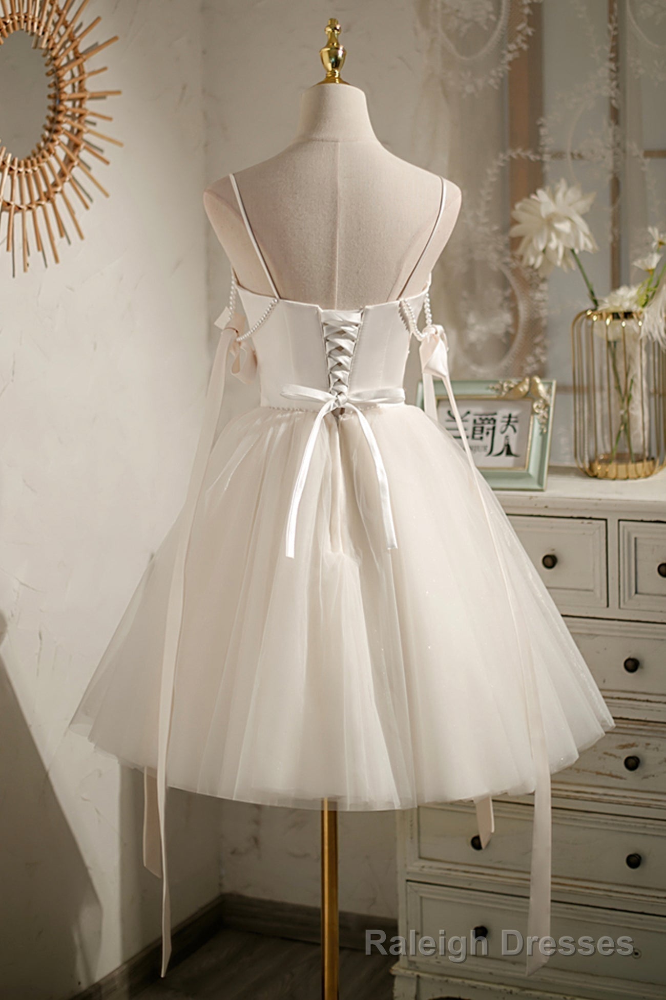 White Spaghetti Straps V-Neck Tulle Short Homecoming Dress with Bow