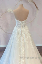 White Sweetheart A-Line Wedding Dress Tulle Lace Bridal Dress With Sweep Train Off Shoulder Elegant