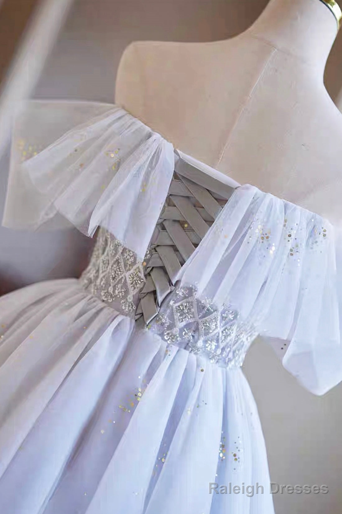 White Tulle Sequins Short Prom Dresses A-Line Off The Shoulder Prom Dresses