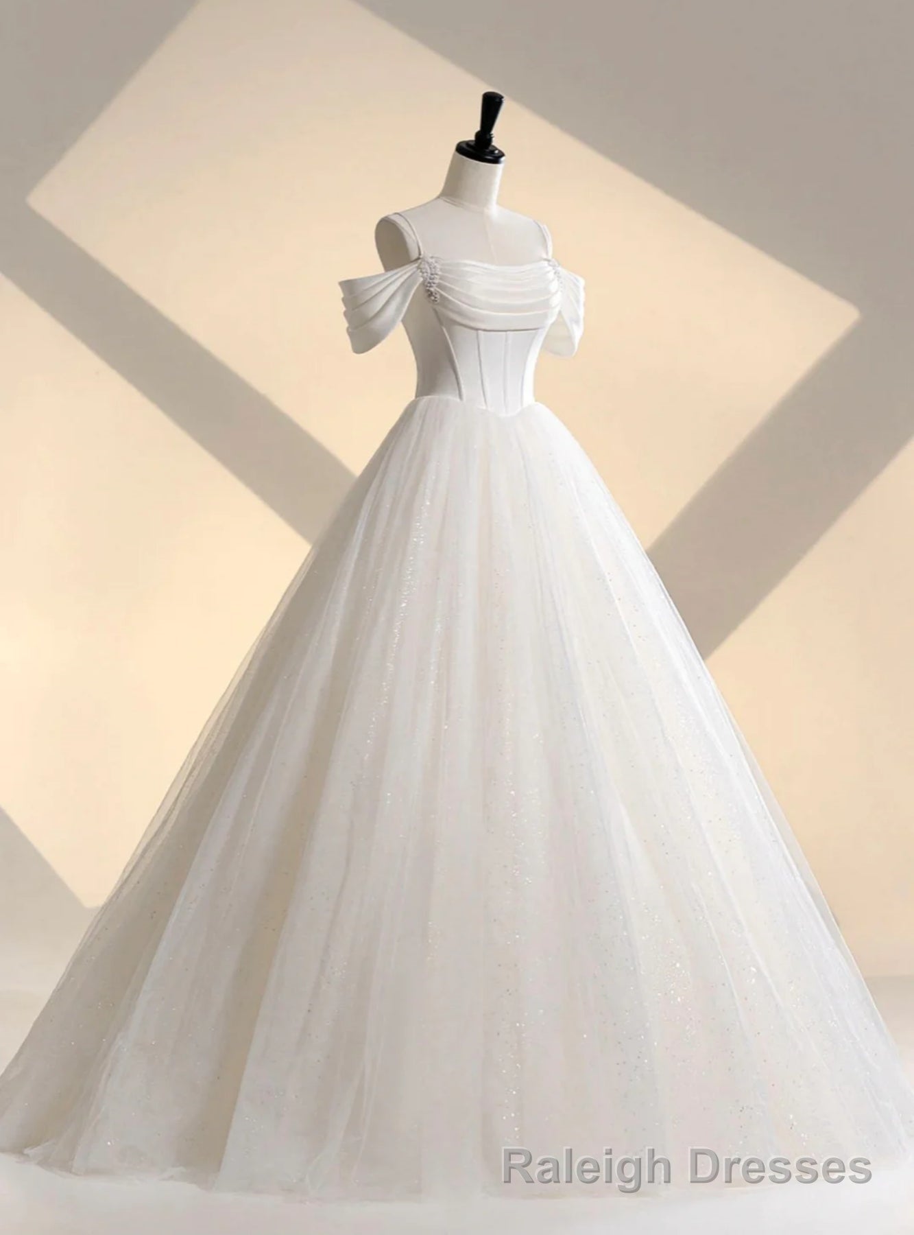 White Tulle Spaghetti Straps Pleats Wedding Dress Main image