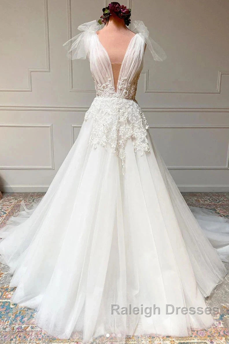 White V Neck Tulle Lace Long Wedding Dress