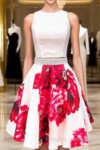 Whte  V-Neck Short Homecoming Dresses