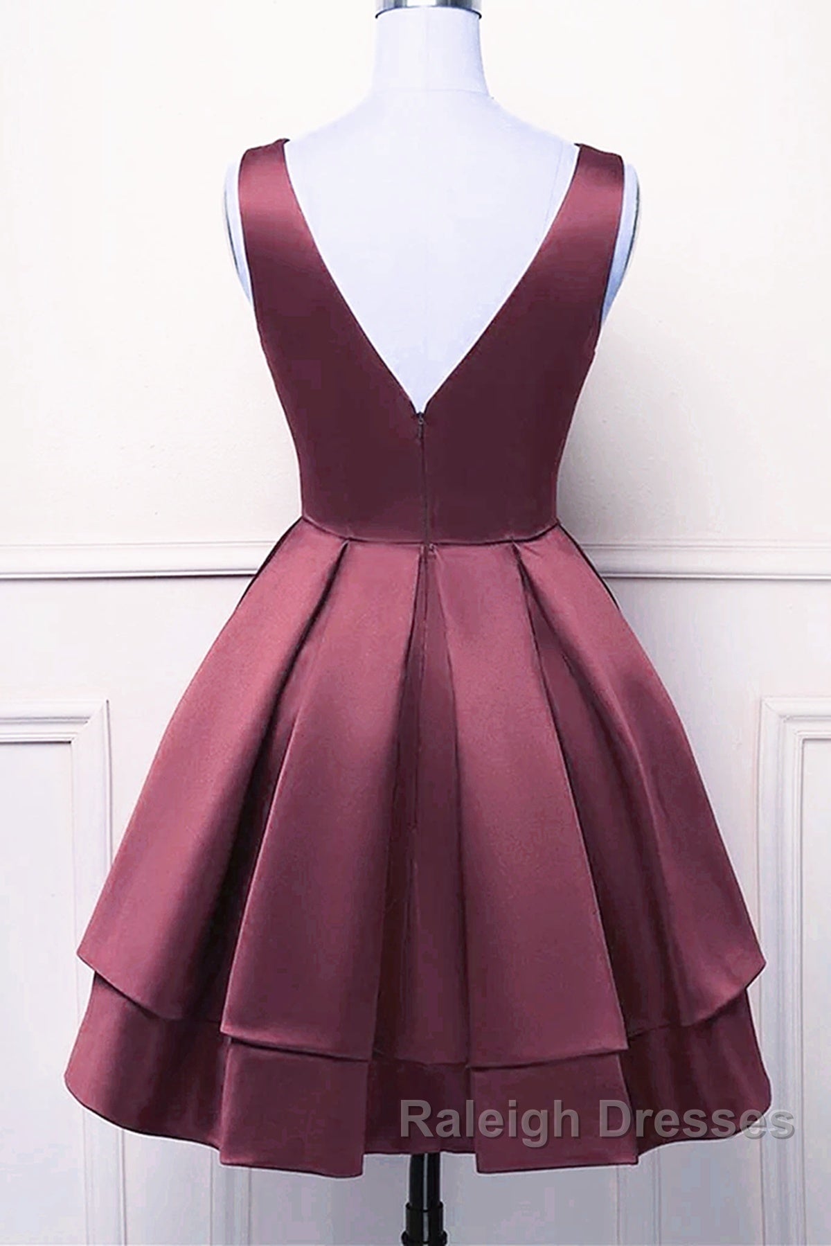 Wine Red Satin V Neckline Short Prom Dresses Wine Red Homecoming Dresses Secondary image