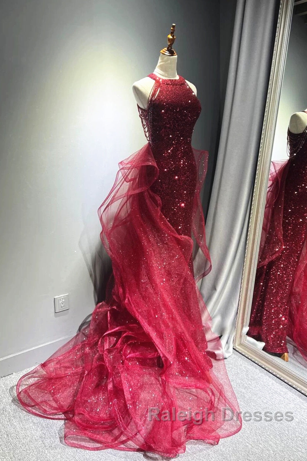 Wine Red Tulle And Sequins Halter Long Prom Dresses Wine Red New Style Prom Dresses