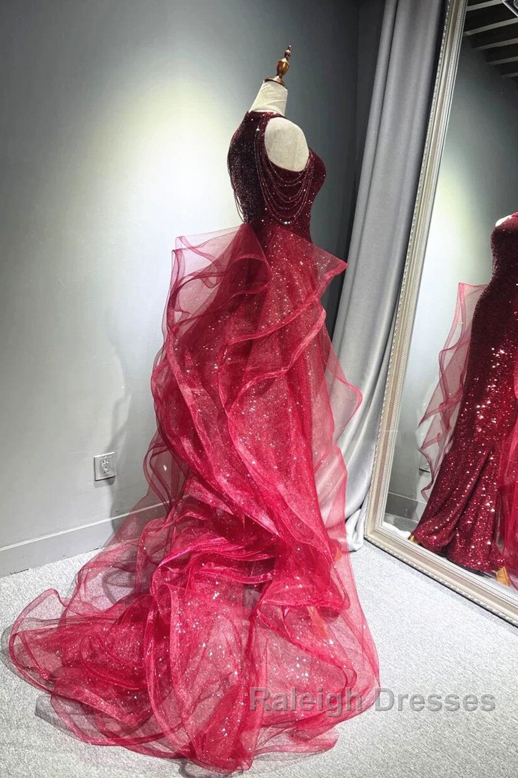 Wine Red Tulle And Sequins Halter Long Prom Dresses Wine Red New Style Prom Dresses