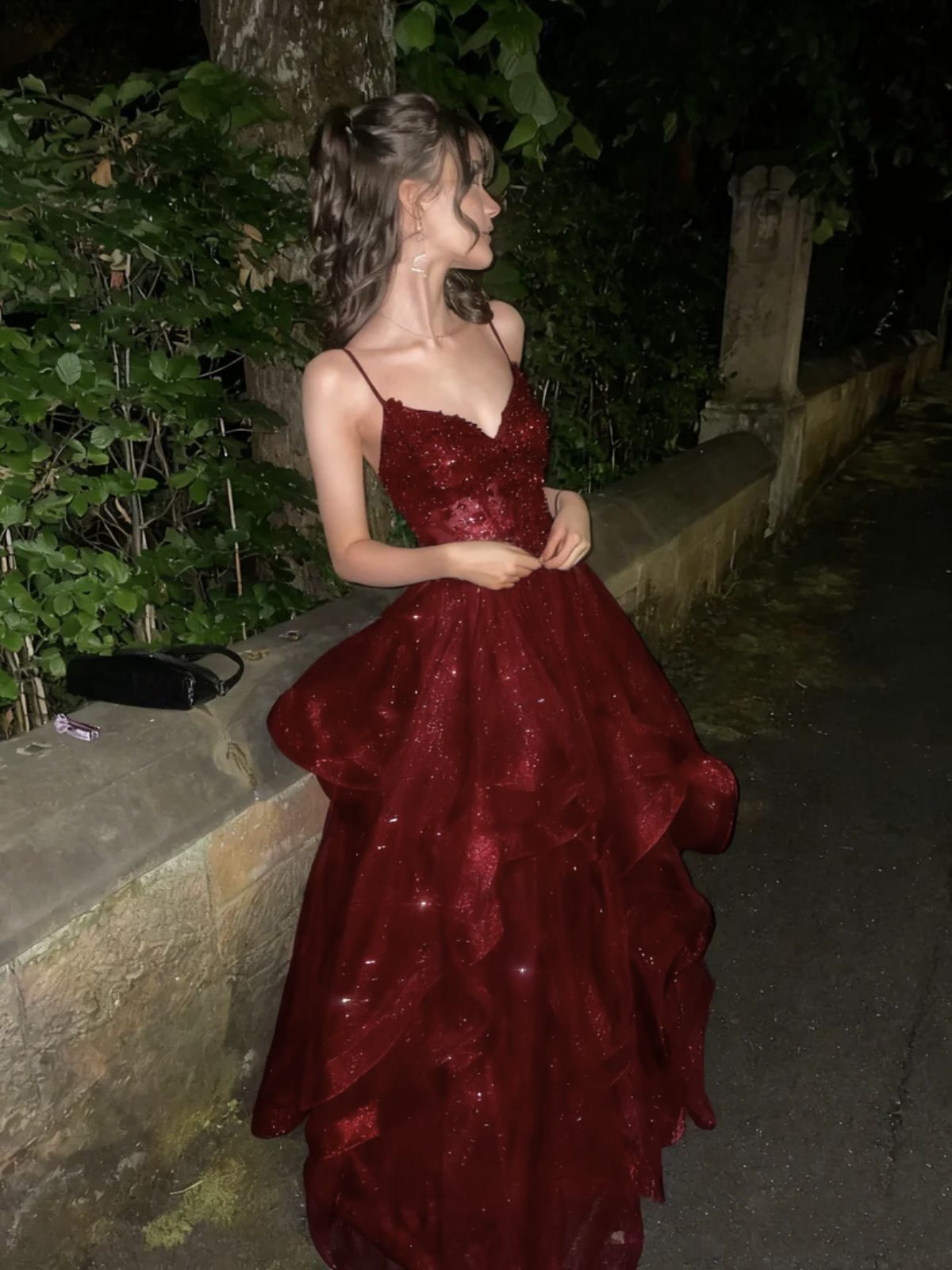 Wine Red Tulle V-Neckline With Lace Applique Prom Dresses WIne Red Long Prom Dresses Main image