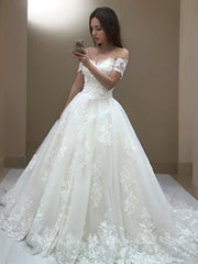 A-Line/Princess Off-the-Shoulder Sweep Train Tulle Wedding Dresses With Appliques Lace
