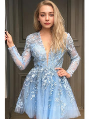 A-Line/Princess V-neck Short/Mini Lace Homecoming Dresses With Appliques Lace
