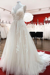 Graceful Long A-line Tulle V Neck Lace Open Back Wedding Dresses