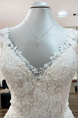 Graceful Long A-line Tulle V Neck Lace Open Back Wedding Dresses