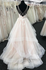 Luxurious Long A-line Princess Tulle Lace Backless Wedding Dress