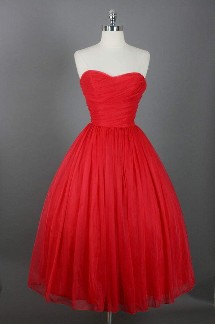 Knee Length Prom Dresses, Red Prom Gown Vintage Prom Gowns Elegant Evening Dress, Cheap Evening Gowns Simple Party Gowns Modest Bridesmaid Dresses, Bridesmaid Gowns