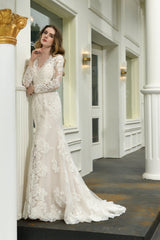 V-Neck High Split Long Sleeves Lace Wedding Dresses With Court Train
