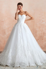 Vestido de pelota White Tul Lace Appliques Sweetheart Sequins Vestidos de novia